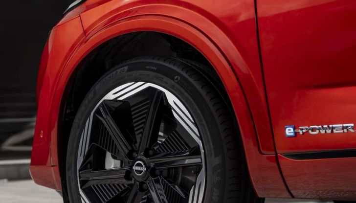 Nissan Qashqai 2024: caratteristiche, abitacolo, motori, design e novità - Foto 49 di 120