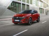 Nissan Qashqai 2024: caratteristiche, abitacolo, motori, design e novità