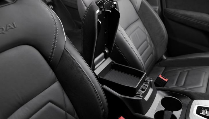 Nissan Qashqai 2024: caratteristiche, abitacolo, motori, design e novità - Foto 101 di 120