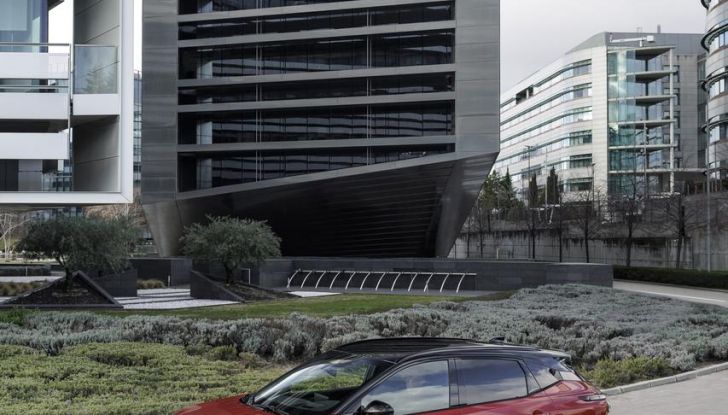 Nissan Qashqai 2024: caratteristiche, abitacolo, motori, design e novità - Foto 10 di 120