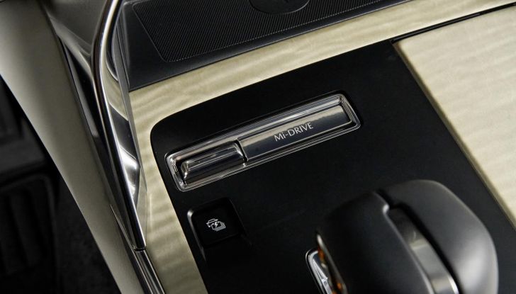 Mazda CX-80 2024: motori, allestimenti e prezzi - Foto 102 di 120