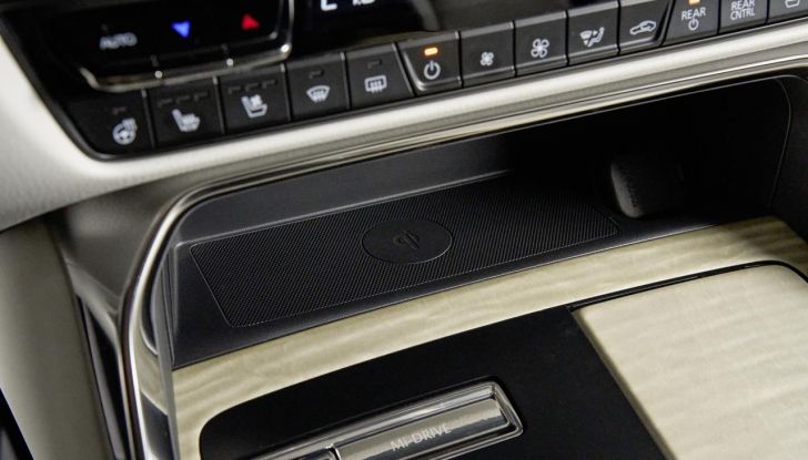 Mazda CX-80 2024: motori, allestimenti e prezzi - Foto 103 di 120