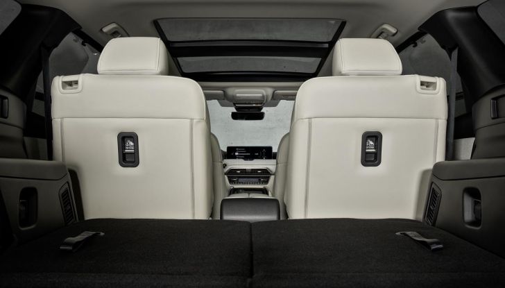 Mazda CX-80 2024: motori, allestimenti e prezzi - Foto 108 di 120