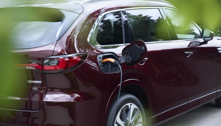 Mazda CX-80 2024: motori, allestimenti e prezzi - Foto 57 di 120