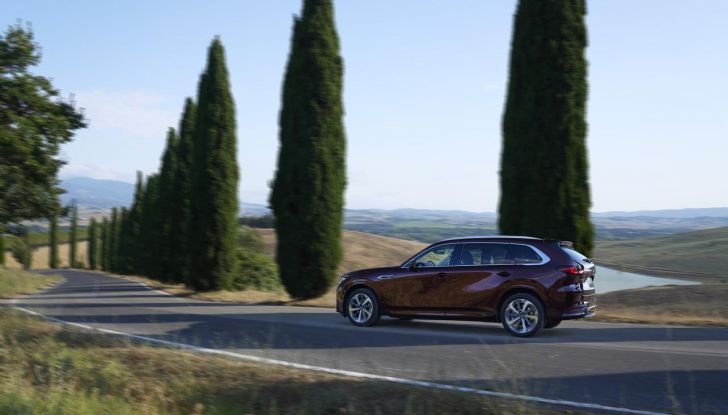Mazda CX-80 2024: motori, allestimenti e prezzi - Foto 2 di 120