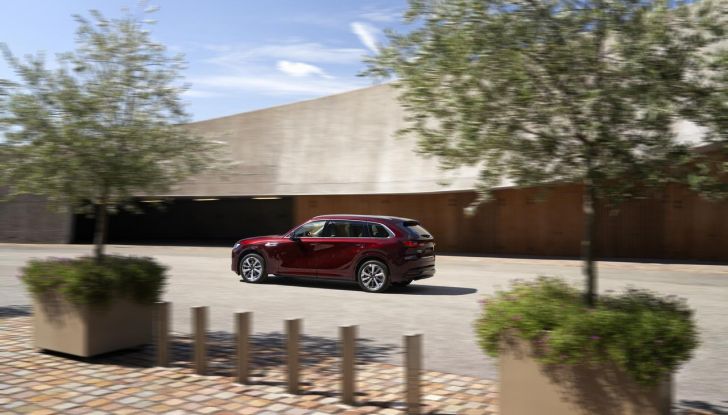 Mazda CX-80 2024: motori, allestimenti e prezzi - Foto 5 di 120