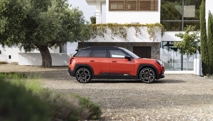 Nuova Mini Aceman: caratteristiche, design, abitacolo, versioni, motori e autonomia - Foto 18 di 134