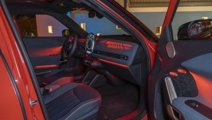 Nuova Mini Aceman: caratteristiche, design, abitacolo, versioni, motori e autonomia - Foto 133 di 134