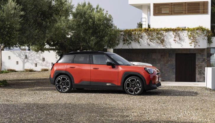 Nuova Mini Aceman: caratteristiche, design, abitacolo, versioni, motori e autonomia - Foto 16 di 134