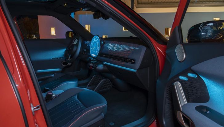 Nuova Mini Aceman: caratteristiche, design, abitacolo, versioni, motori e autonomia - Foto 132 di 134