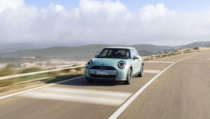 Mini Cooper S: svelato il nuovo allestimento Classic - Foto 14 di 48