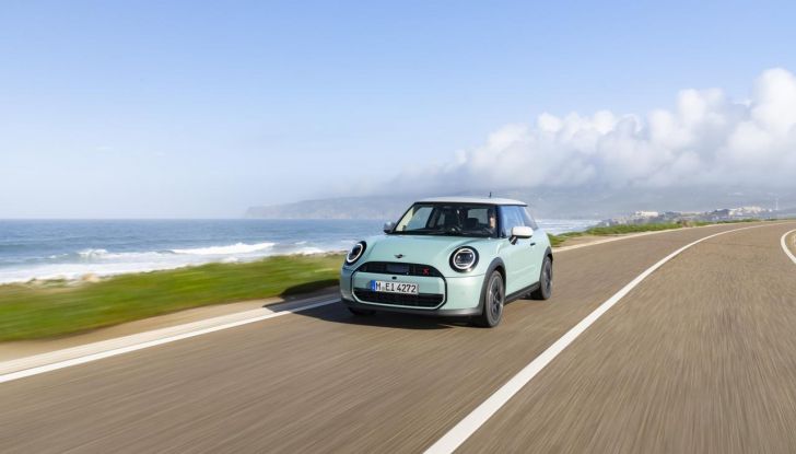 Mini Cooper S: svelato il nuovo allestimento Classic - Foto 16 di 48