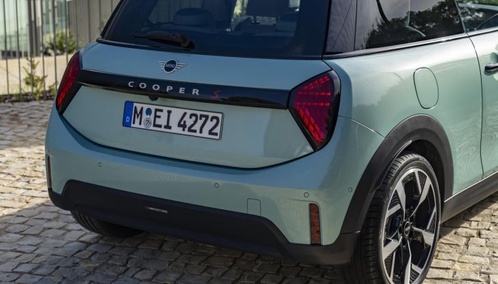 Mini Cooper S: svelato il nuovo allestimento Classic - Foto 35 di 48