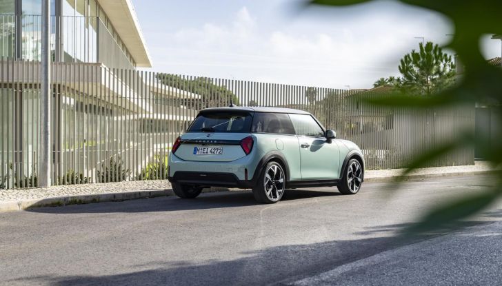 Mini Cooper S: svelato il nuovo allestimento Classic - Foto 22 di 48