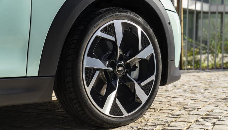 Mini Cooper S: svelato il nuovo allestimento Classic - Foto 32 di 48