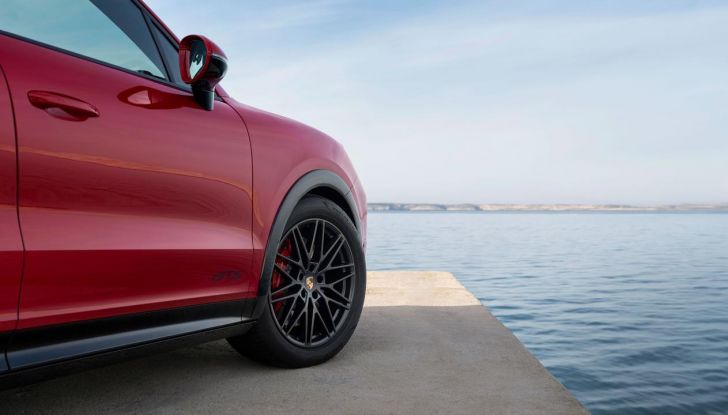 Porsche Cayenne GTS: caratteristiche, design, abitacolo, motore, prestazioni e prezzi - Foto 14 di 24