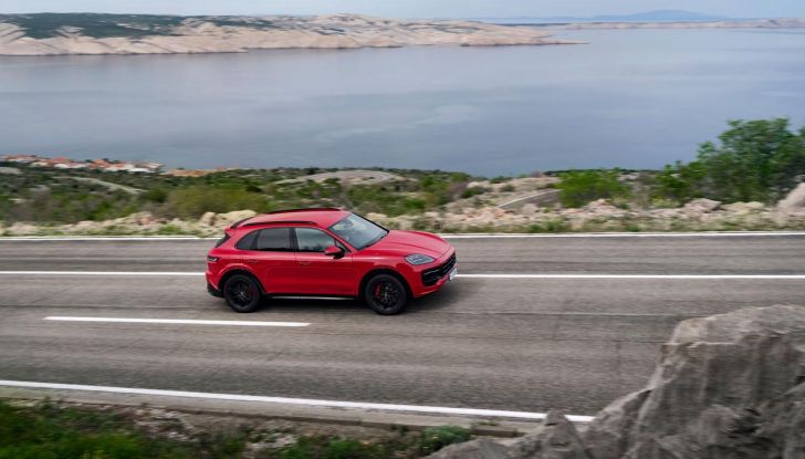 Porsche Cayenne GTS: caratteristiche, design, abitacolo, motore, prestazioni e prezzi - Foto 4 di 24
