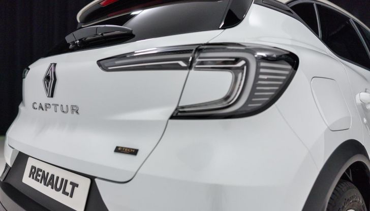 Nuovo Renault Captur: si aprono gli ordini in Italia da 22.550 euro - Foto 135 di 136