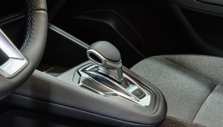 Nuovo Renault Captur: si aprono gli ordini in Italia da 22.550 euro - Foto 131 di 136