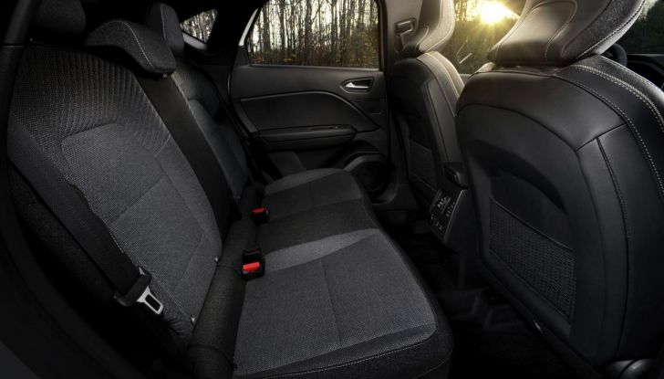 Nuovo Renault Captur: si aprono gli ordini in Italia da 22.550 euro - Foto 10 di 136