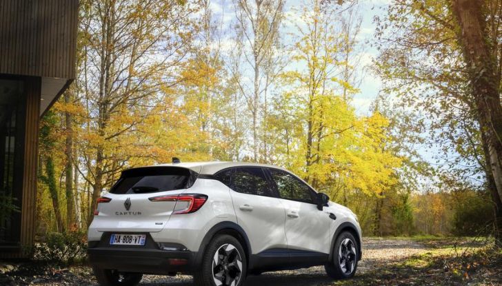 Nuovo Renault Captur: si aprono gli ordini in Italia da 22.550 euro - Foto 21 di 136