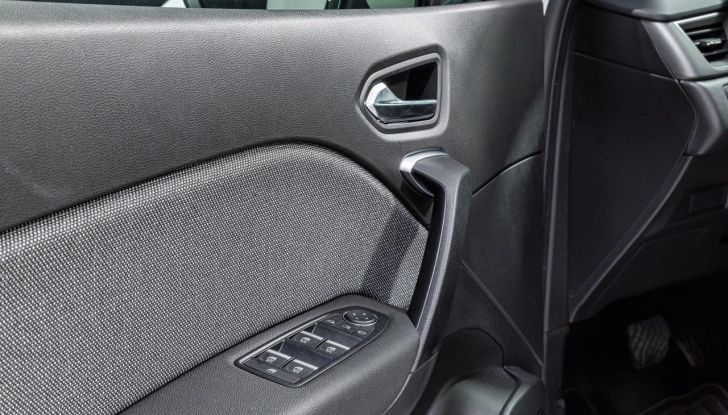 Nuovo Renault Captur: si aprono gli ordini in Italia da 22.550 euro - Foto 130 di 136