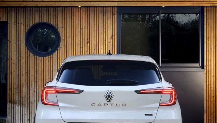 Nuovo Renault Captur: si aprono gli ordini in Italia da 22.550 euro - Foto 27 di 136