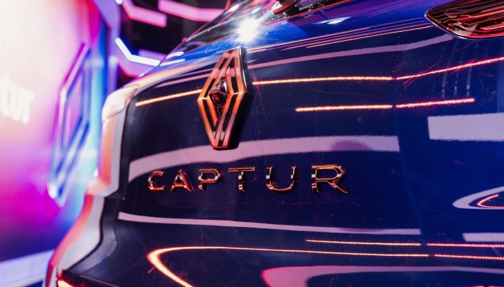 Nuovo Renault Captur: si aprono gli ordini in Italia da 22.550 euro - Foto 101 di 136