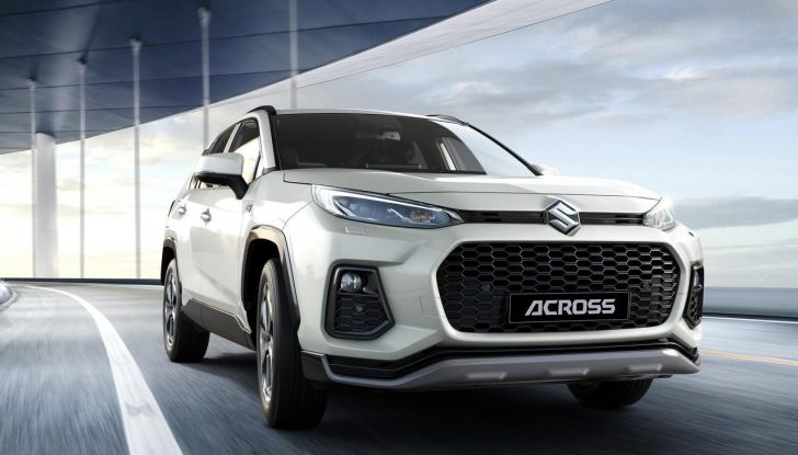 Suzuki Across Plug-in 2024: caratteristiche, dotazioni, motore e prezzi - Foto 4 di 16