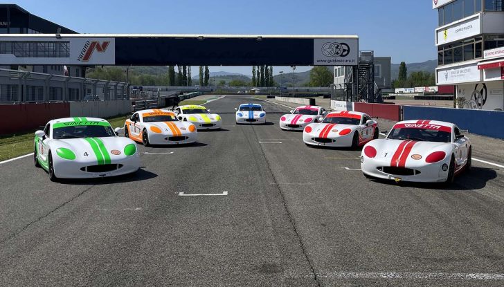 Ginetta G40 GT5: il nostro test in pista della vettura da corsa britannica - Foto 8 di 15