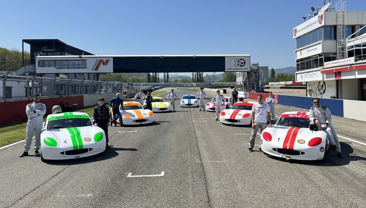 Ginetta G40 GT5: il nostro test in pista della vettura da corsa britannica - Foto 11 di 15