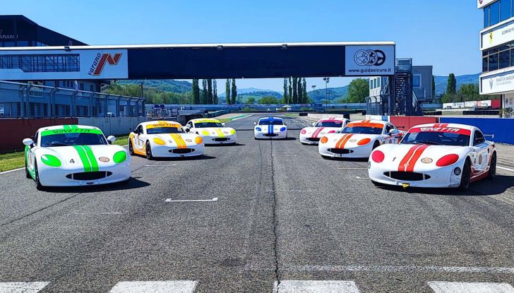 Ginetta G40 GT5: il nostro test in pista della vettura da corsa britannica - Foto 9 di 15