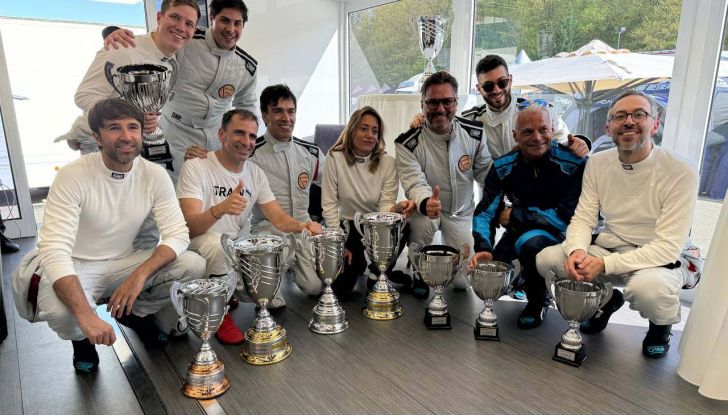 Ginetta G40 GT5: il nostro test in pista della vettura da corsa britannica - Foto 15 di 15