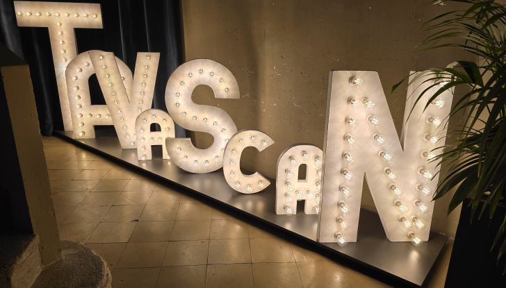 Nuova CUPRA Tavascan e Born VZ: la prova su strada dei due nuovi modelli della casa catalana - Foto 5 di 27