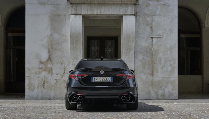 Alfa Romeo Giulia e Stelvio Quadrifoglio Super Sport: debutta la nuova serie limitata - Foto 17 di 57