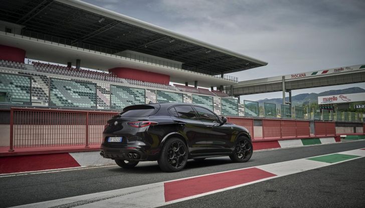 Alfa Romeo Giulia e Stelvio Quadrifoglio Super Sport: debutta la nuova serie limitata - Foto 33 di 57