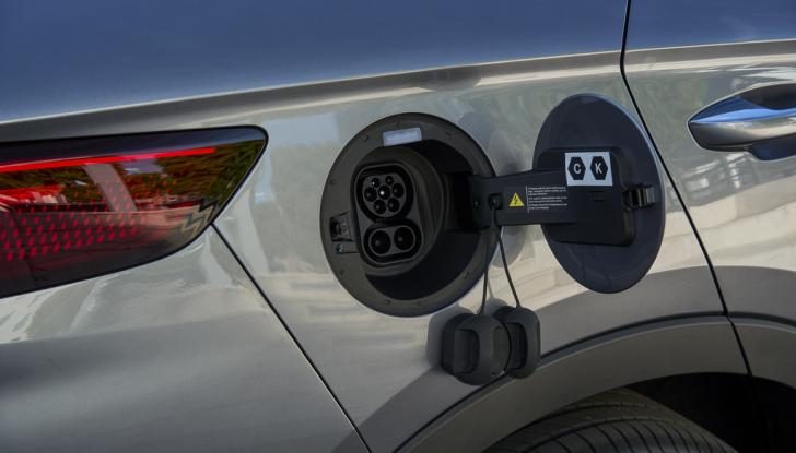 BYD Seal U DM-i prova su strada, prestazioni e prezzi - Foto 6 di 15