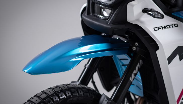 CFMOTO 450MT: caratteristiche, colori e prezzi - Foto 17 di 17