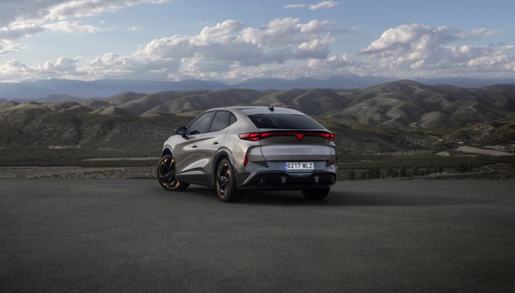 Nuova CUPRA Tavascan e Born VZ: la prova su strada dei due nuovi modelli della casa catalana - Foto 7 di 27