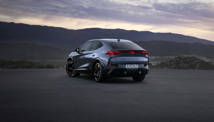 Nuova CUPRA Tavascan e Born VZ: la prova su strada dei due nuovi modelli della casa catalana - Foto 12 di 27