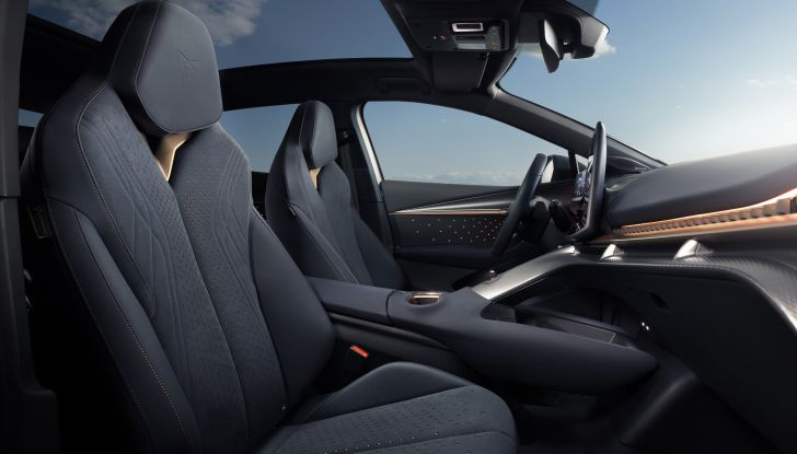 Nuova CUPRA Tavascan e Born VZ: la prova su strada dei due nuovi modelli della casa catalana - Foto 24 di 27