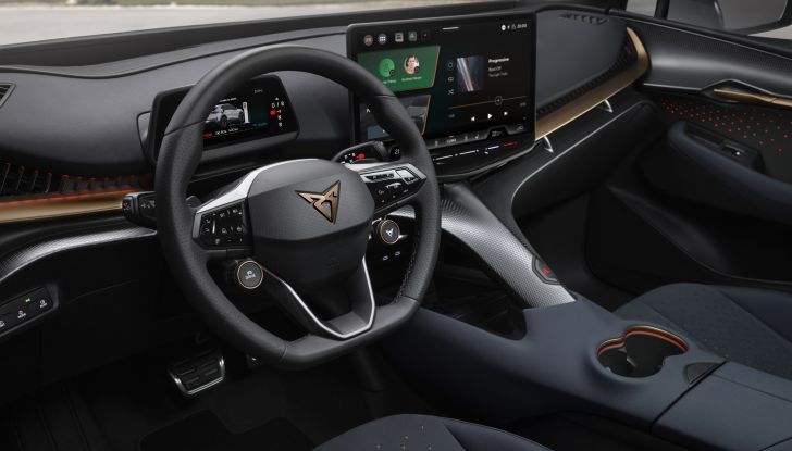 Nuova CUPRA Tavascan e Born VZ: la prova su strada dei due nuovi modelli della casa catalana - Foto 25 di 27