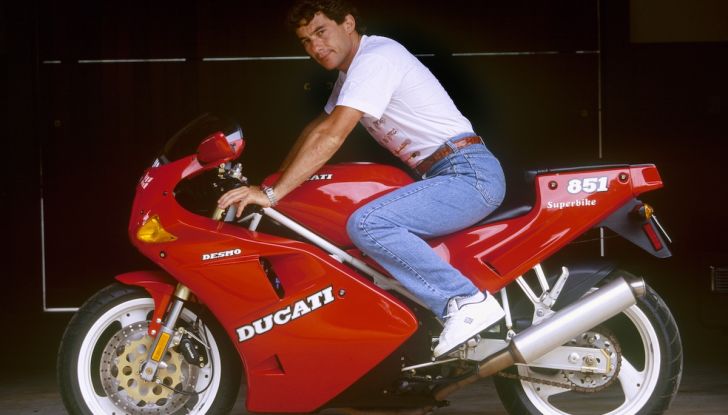 Ducati Monster 2026, in arrivo con il nuovo V2 da 890 cm³ - Foto 2 di 10