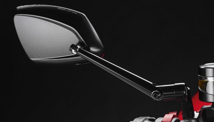 Ducati Streetfighter V2: gli accessori per esaltare design e prestazioni - Foto 8 di 9