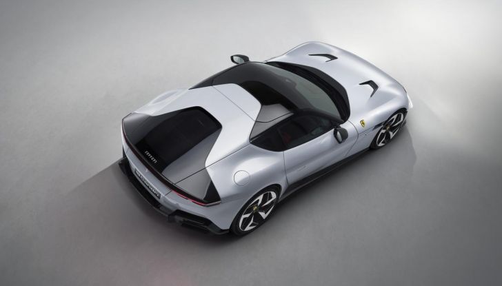 Ferrari 12Cilindri: caratteristiche, design, abitacolo, motore e prestazioni - Foto 18 di 61