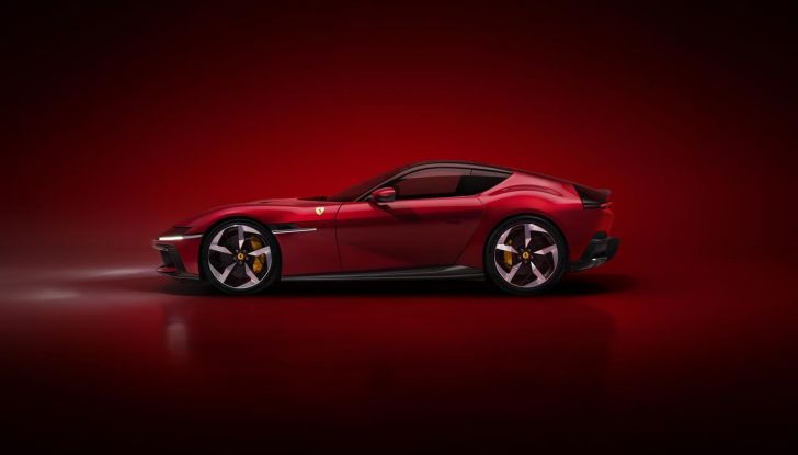 Ferrari 12Cilindri: caratteristiche, design, abitacolo, motore e prestazioni - Foto 39 di 61