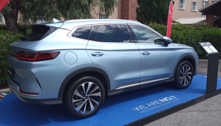 BYD Seal U DM-i prova su strada, prestazioni e prezzi - Foto 2 di 15