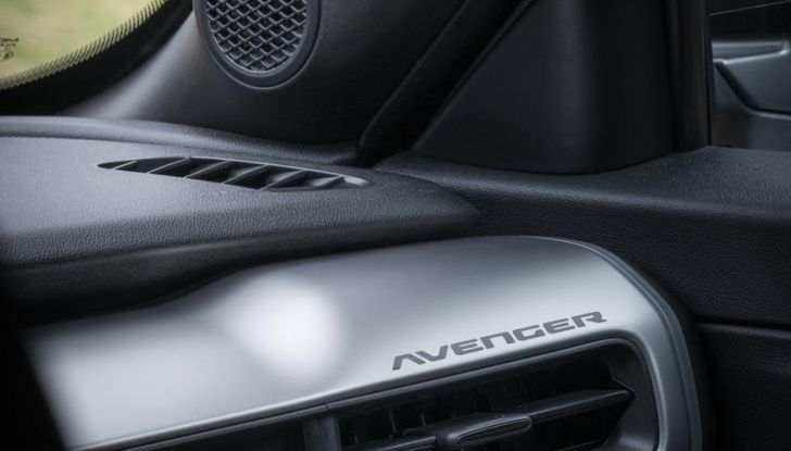 Jeep Avenger 4xe: al via agli ordini in Italia con prezzi da 31.150 euro - Foto 27 di 43