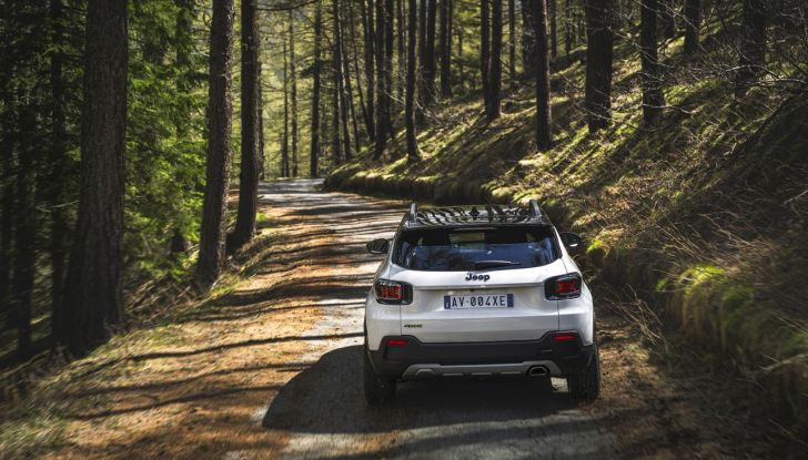 Jeep Avenger 4xe: al via agli ordini in Italia con prezzi da 31.150 euro - Foto 11 di 43