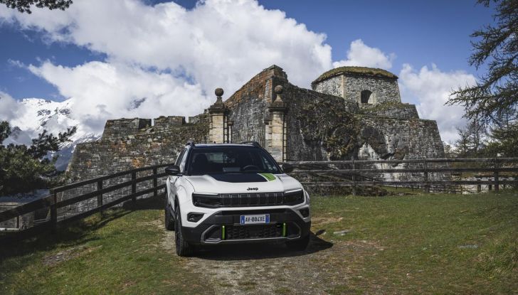 Jeep Avenger 4xe: al via agli ordini in Italia con prezzi da 31.150 euro - Foto 10 di 43